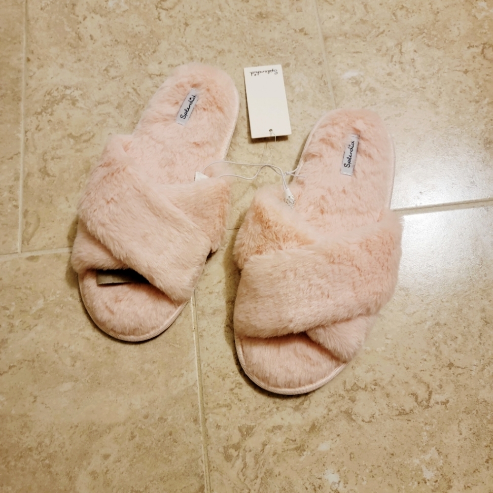 NWT Splendid Fuzzy Slippers